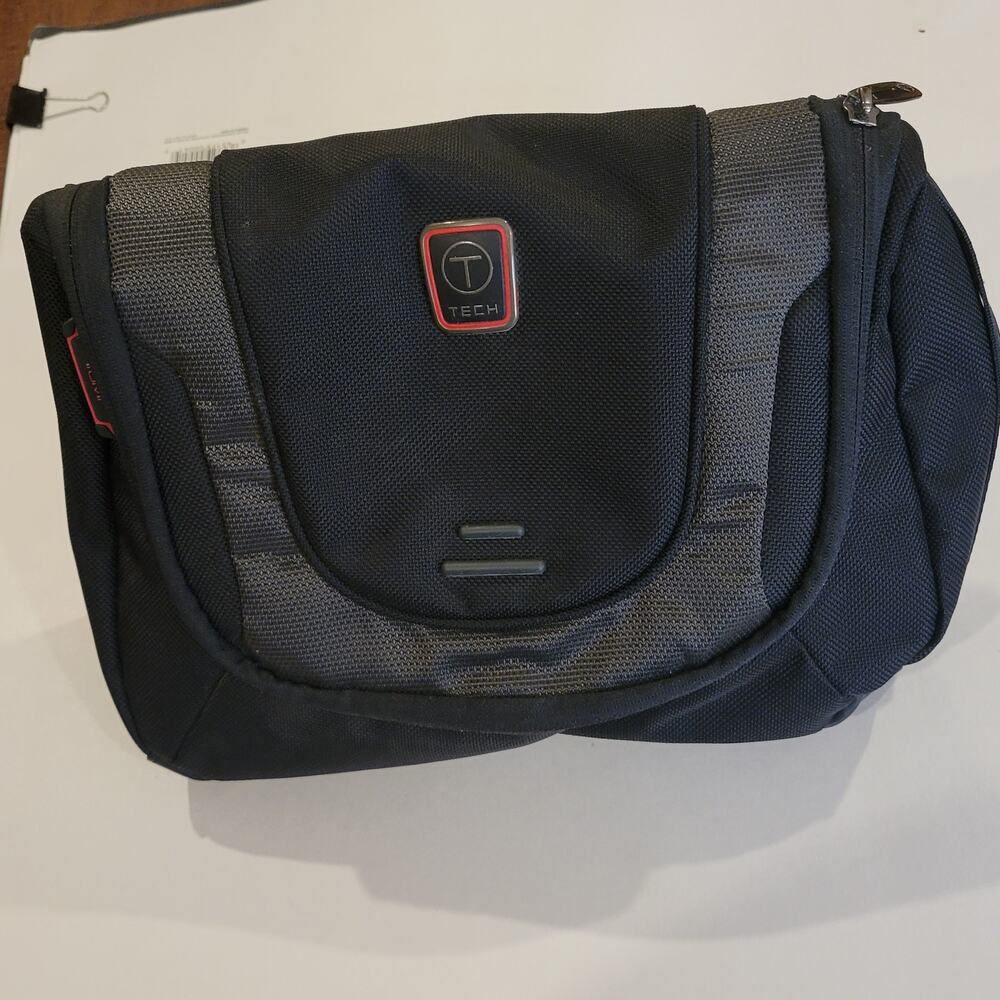 Tumi T-Tech 6791D Gray Nylon Presidio Doyle Hanging Travel Toiletry Case Kit Bag